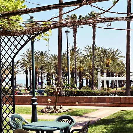 Luminoso De 3 A Pie De Playa En Apartamento