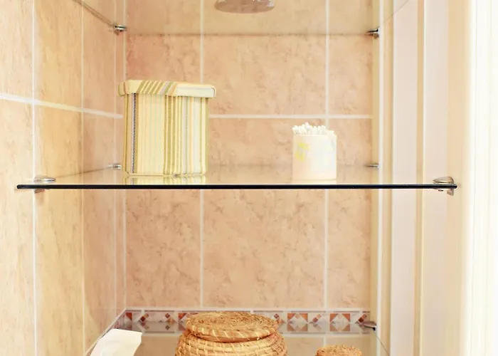 Luminoso De 3 A Pie De Playa En Apartamento Torremolinos