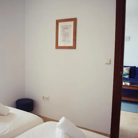 Luminoso De 3 A Pie De Playa En