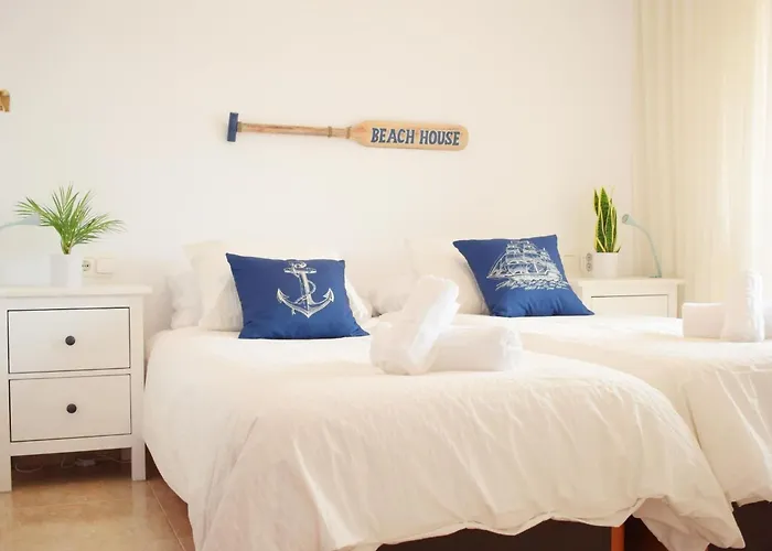 Luminoso De 3 A Pie De Playa En