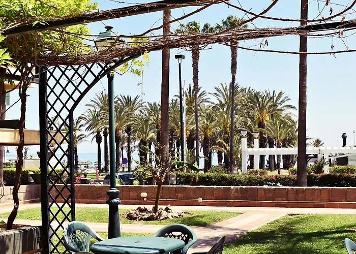 Luminoso De 3 A Pie De Playa En Lägenhet