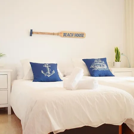 Luminoso De 3 A Pie De Playa En