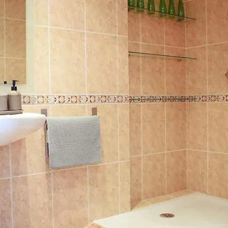 Luminoso De 3 A Pie De Playa En Apartment